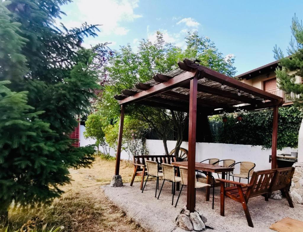 El Piornal Guest House Navarredonda de Gredos Eksteriør bilde